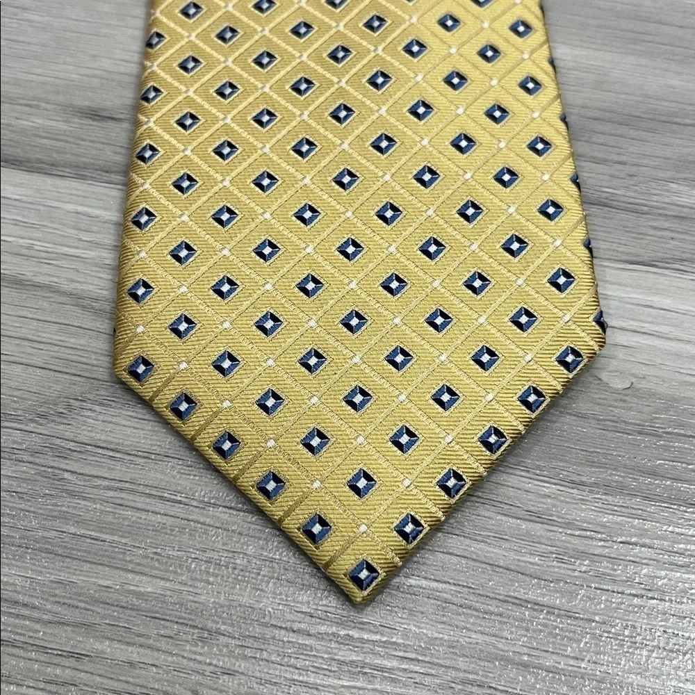 Nautica Men’s Necktie Yellow Gold Blue Diamonds Silk Tie Office Wear Business